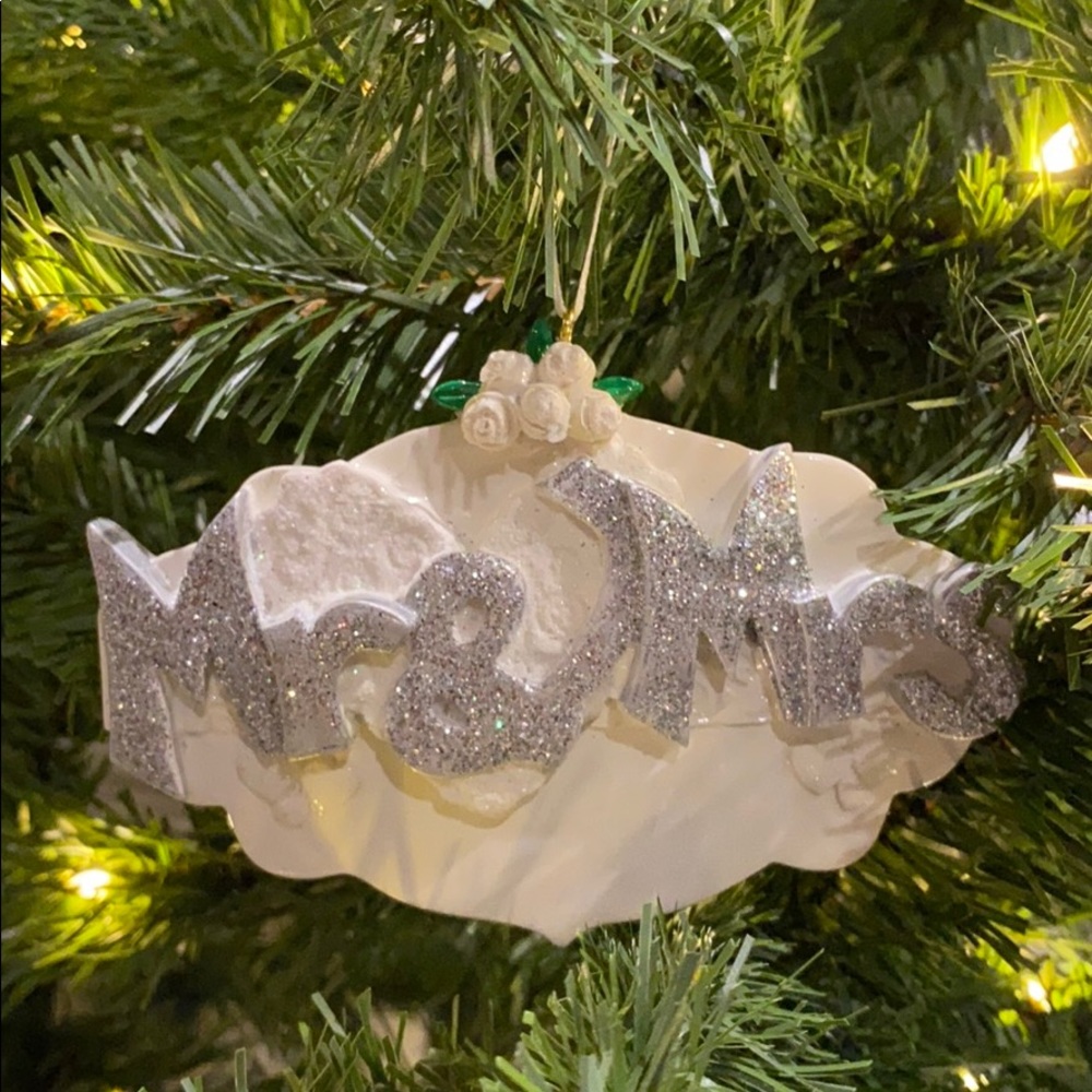 Blank Customizable “Mr & Mrs” Ornament